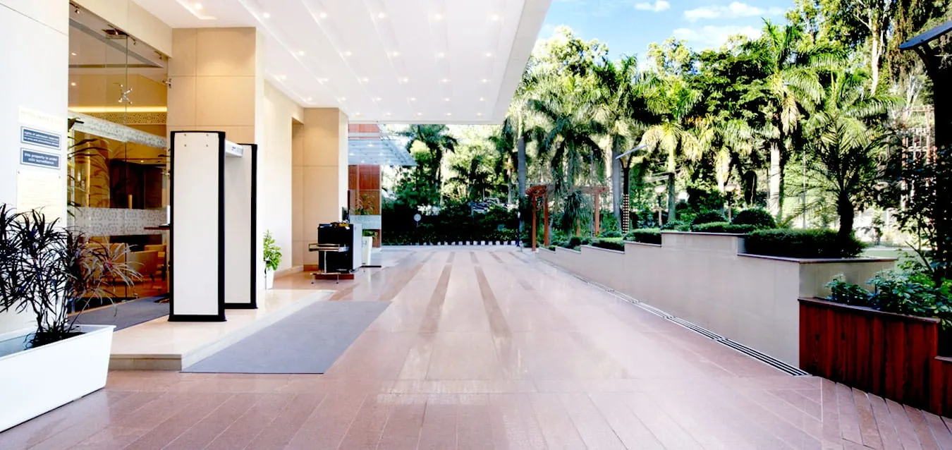 valet parking available at hotel Aketa